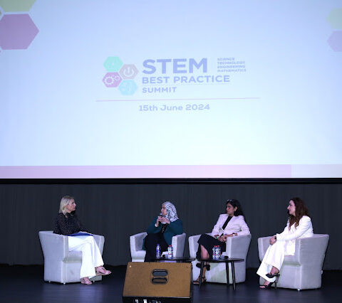 قمة وجوائز أفضل الممارسات في التعليم STEM لعام 2024: احتفاءً بالتميز في تعليم العلوم والتكنولوجيا والهندسة والرياضيات