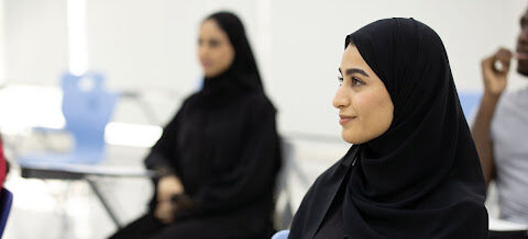 مؤسسة التعليم من أجل التوظيف في دولة الإمارات (EFE-UAE) تطلق برنامج «أجيال 2026» في الجامعة الأمريكية  في رأس الخيمة لتمكين الشباب بمهارات الذكاء الاصطناعي والاقتصاد الأخضر