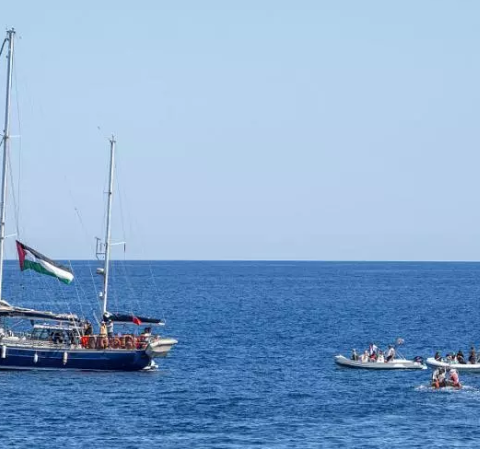 أسطول الصمود أبحر من كاتانيا لكسر حصار غزة.. تكتم على نقطة التقاء السفن