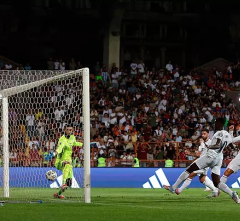 ظهور متواضع لإنكلترا.. فوز كبير للبرتغال ورقم قياسي جديد لرونالدو