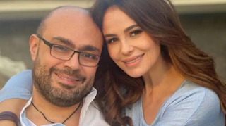 تحدّت حزنها.. كارول سماحة تعود للمسرح بعد أيام من وفاة زوجها