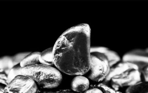 بفعل تهديد الإمدادات الروسية.. النيكل يقفز لأكثر من 100 ألف دولار